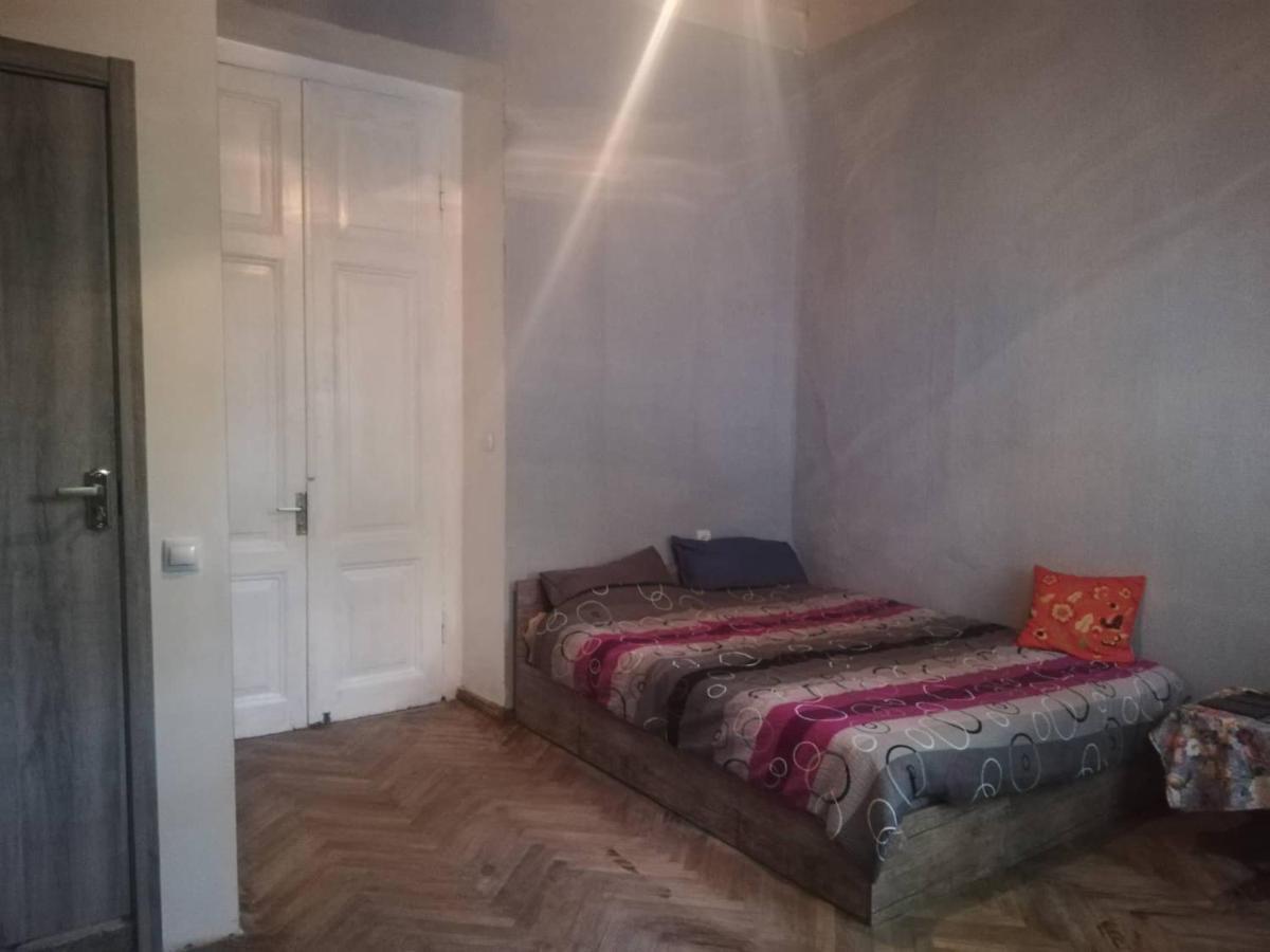 Eka'S Apartment On Marjanishvili Tbilisi Eksteriør bilde
